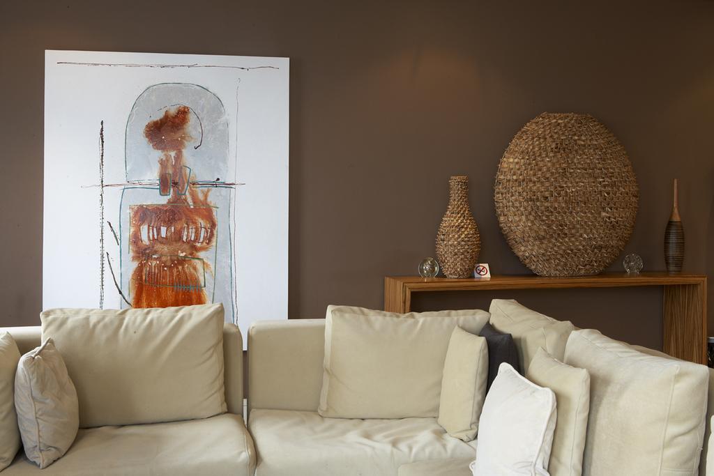 Marine Square Luxury Suites 허머너스 외부 사진