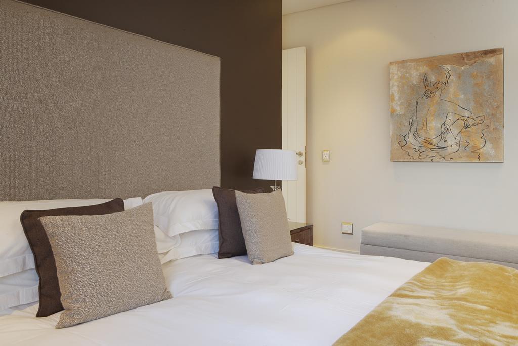 Marine Square Luxury Suites 허머너스 외부 사진