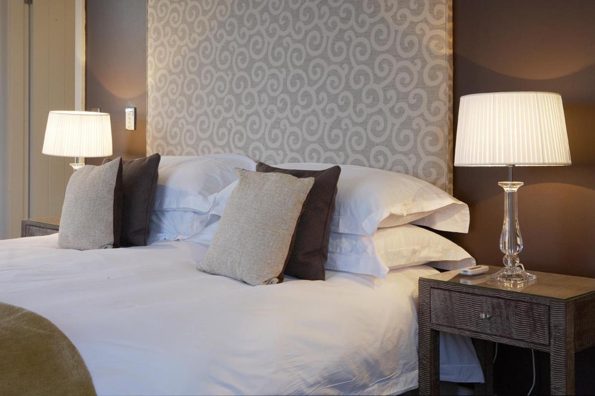 Marine Square Luxury Suites 허머너스 외부 사진