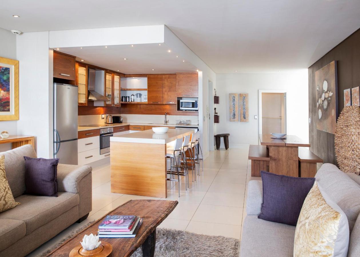 Marine Square Luxury Suites 허머너스 외부 사진